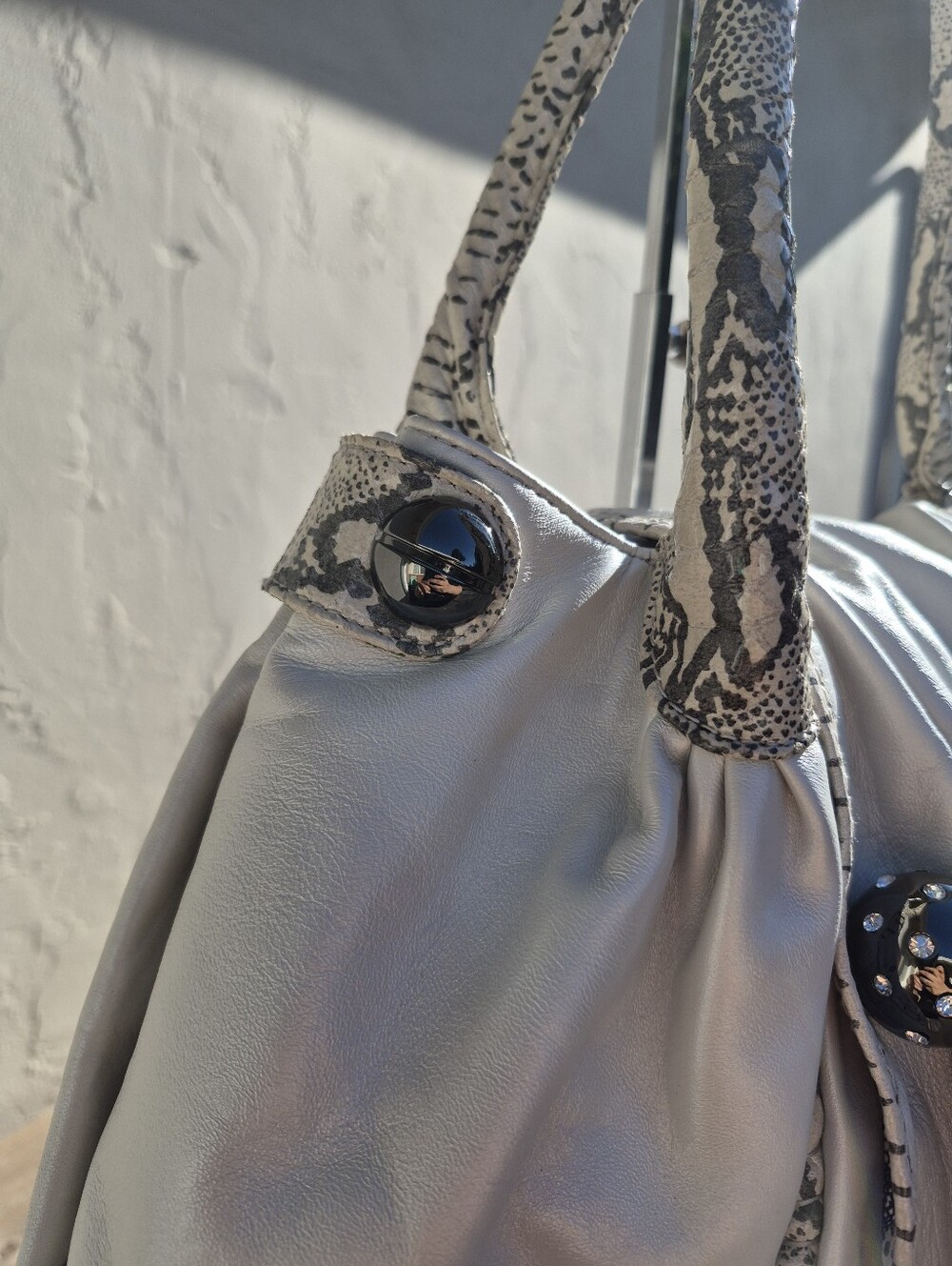 Betsey Johnson Vintage Pearl White Leather Hobo Bag - Picture 5 of 13